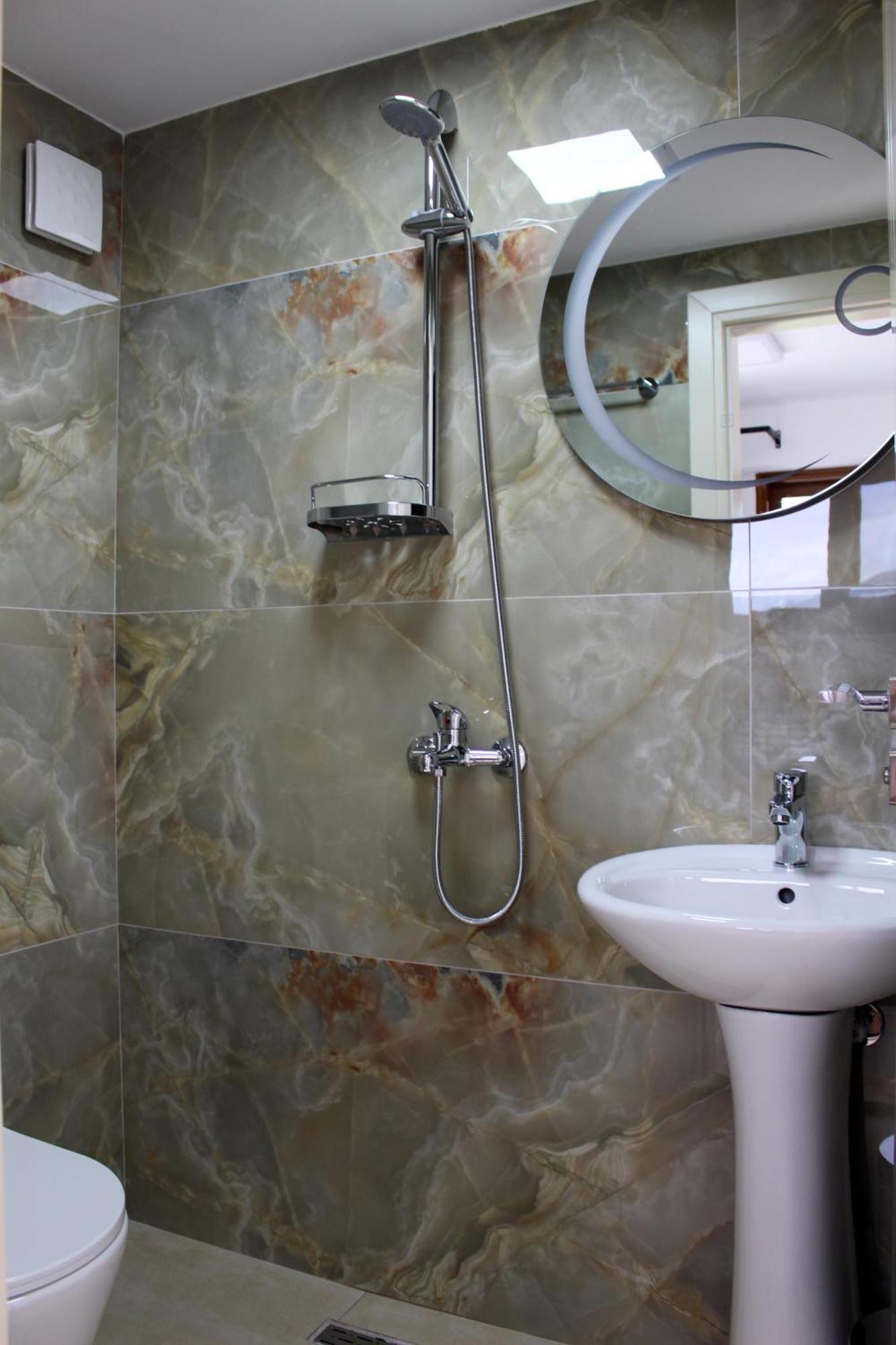 Guest House Amades Gjirokaster Luaran gambar