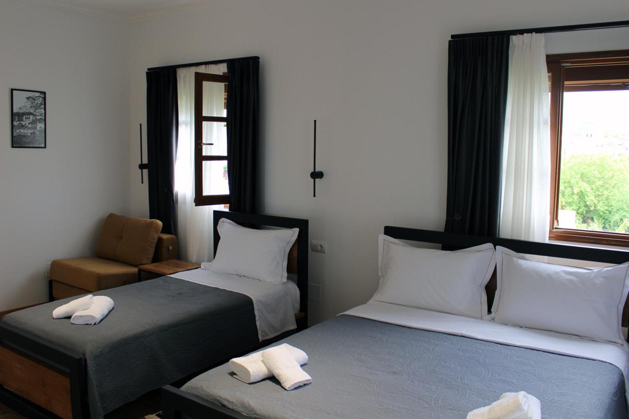 Guest House Amades Gjirokaster Luaran gambar