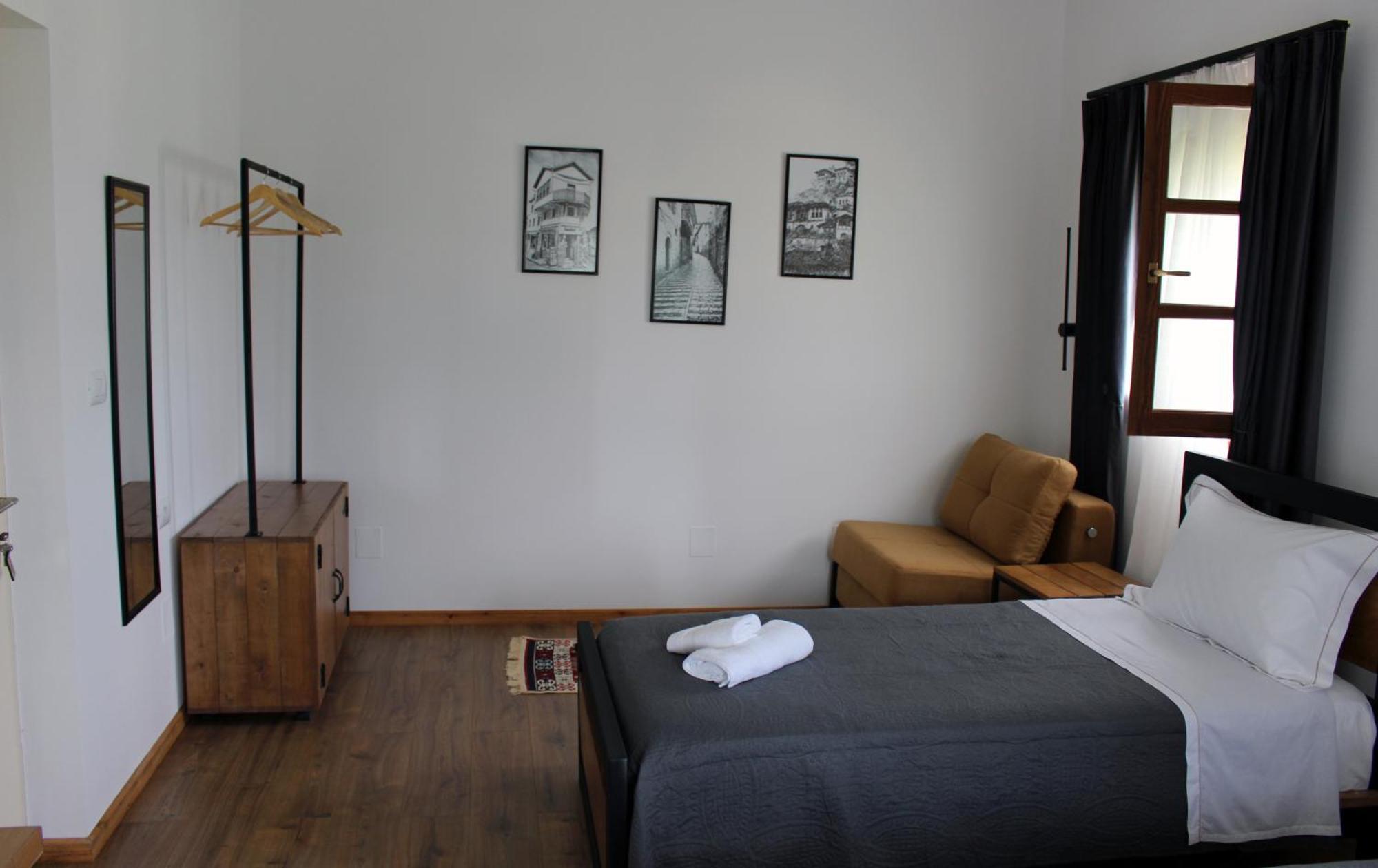 Guest House Amades Gjirokaster Luaran gambar