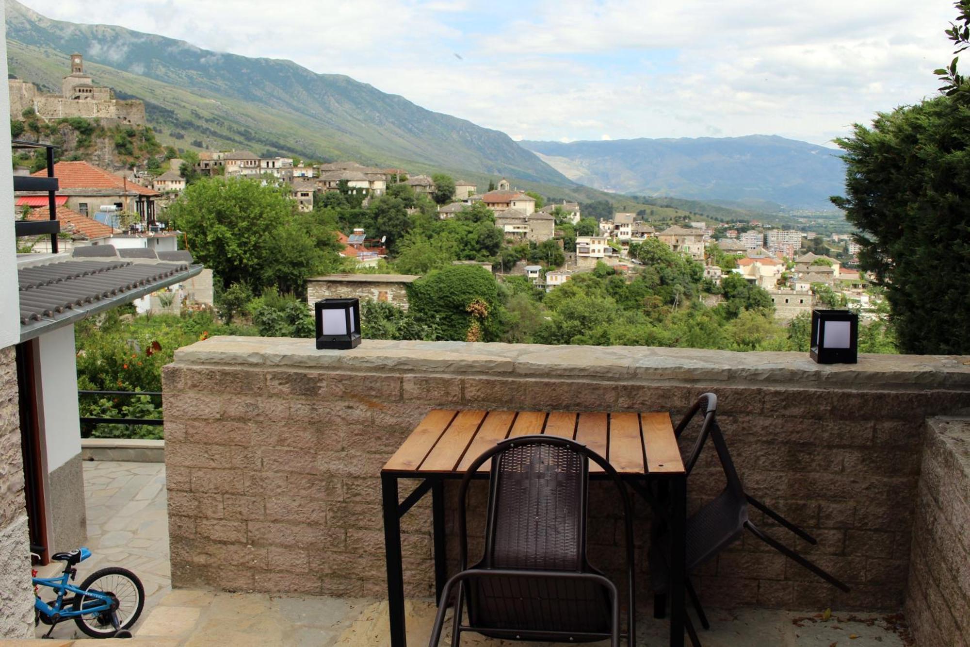 Guest House Amades Gjirokaster Luaran gambar