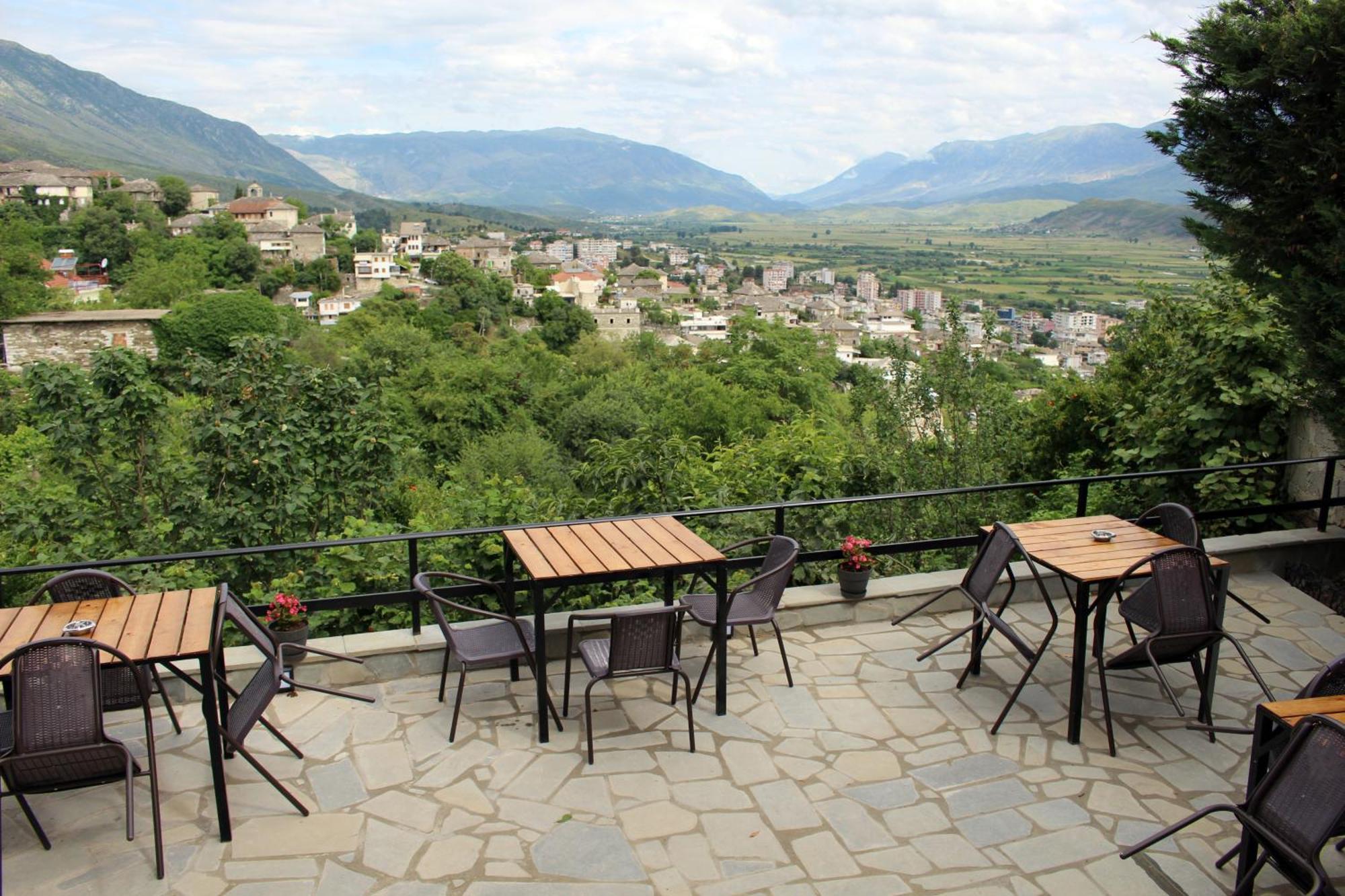 Guest House Amades Gjirokaster Luaran gambar
